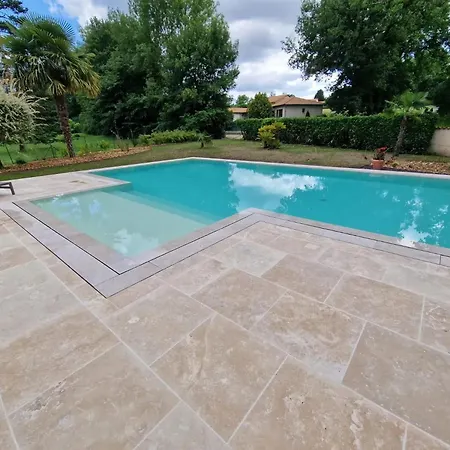 De 3 Avec Piscine Privee Jardin Clos Et Wifi A