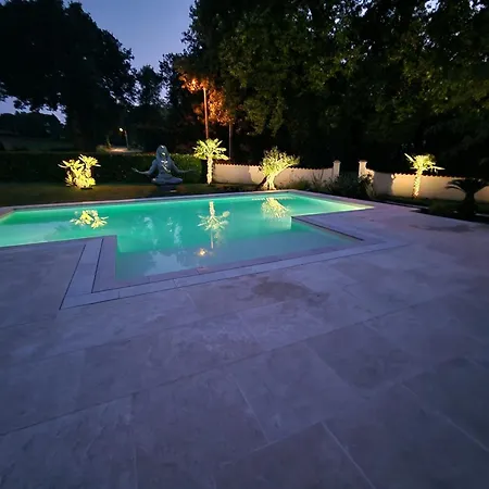Villa De Charme A Avec Piscine Privee Ribérac