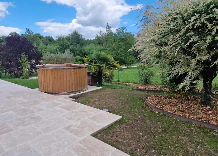 De Charme A Avec Piscine Privee Ribérac