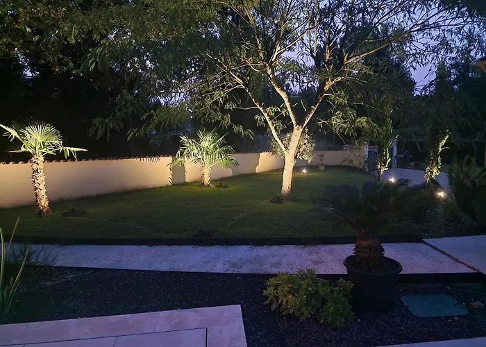 ヴィラ De Charme A Avec Piscine Privee Ribérac