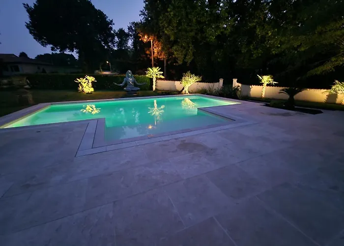 ヴィラ De Charme A Avec Piscine Privee Ribérac